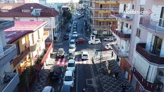 Giugliano in Campania la lunga fila di auto in coda per il tampone le immagini dal drone [upl. by Cahilly]