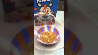 Frosted Lens  Kelloggs Frosted Flakes [upl. by Gilchrist]