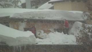 06 Jan 2012  Clearing Snow from the Roofs and Roads  St Anton am Arlberg [upl. by Blader]