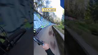 À quelle vitesse peuton rouler en VTT sur une piste de bobsleigh 👀🤯MattJones [upl. by Beedon471]