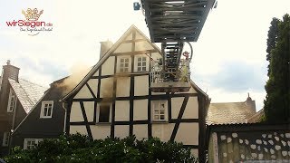 Brennendes Bett in Mehrfamilienhaus ruft Feuerwehr auf den Plan [upl. by Ailama244]