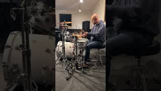 drums drumming drummer solo simple improvisation worship music bateria baterista [upl. by Trumaine]