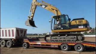 Carico Escavatore CAT 323 [upl. by Areehs]