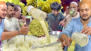 Refreshing Grapes Juice 🍇  Angoor Ka Sharbat in Street Food Karachi [upl. by Salter]