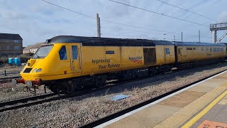 Flying Banana returns  43013 and 43062 arriving into Peterborough networkrail [upl. by Coughlin]