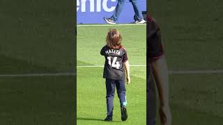 This young Crystal Palace fan shushed the Liverpool fans after scoring a penalty at halftime 🤣🤫 [upl. by Mccready]