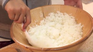 طريقه رز السوشي how to make sushi rice [upl. by Brotherson]