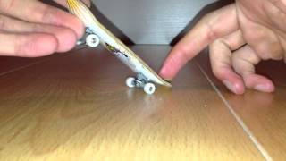 Faire un double heelflip en fingerskate  Tuto figure fingerskate [upl. by Tresa]