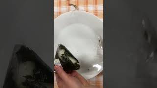 HOW TO EAT TRIANGLE KIMBAP Onigiri [upl. by Lallage20]