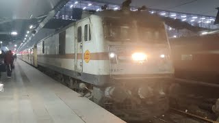 11058 Amritsar  Mumbai CSMT Pathankot Express Entering New Delhi Railway Station  Indian Railways [upl. by Maghutte]