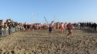 Nieuwjaarsduik 2019 [upl. by Yelahs]