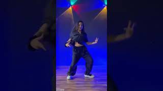 Blue eyes ♥️dance yoyohoneyshingh dancevideo viralvideo subscribe dancemusiclovers [upl. by Bollay]