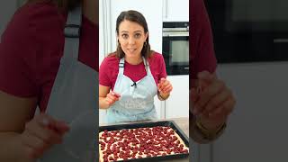 Kirschkuchen vom Blech mit Streusel 🍒🍰  Blitz Blechkuchen  Einfacher Kirschkuchen  Einfach Backen [upl. by Leone]