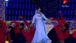 HQ Aishwarya Rai LIVE Performance  Screen Awards 2011 [upl. by Agate455]