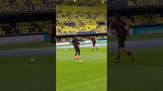 Lamine Yamal calentando antes VillarrealBarça short futbol barça [upl. by Nowujalo659]