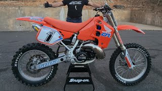 SPECTACULAR 1990 HONDA CR500R THE HOLY GRAIL OF BIG BORE 2 STROKES [upl. by Jared]