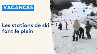 Début des vacances dans les stations de ski [upl. by Karlise]