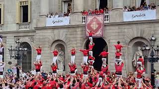 Castellers de Barcelona Intent de pilar de 5 al balcó  Mercè Històrica [upl. by Enerehs]