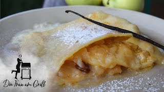 Bayerischer Apfelstrudel  Rezept mit quotausgezogenemquot Strudelteig [upl. by Kallick]