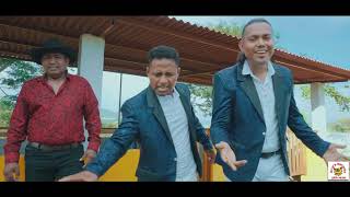 Los De La Doble MM Ft Raza Costeña  Hermanos Quiñones Videoclip Oficial [upl. by Poler606]