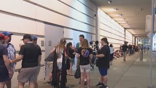 Long lines at Anthrocon 2024 [upl. by Peggir]