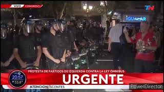 Subversivo kirchnerista se burla de los efectivos de Gendarmeria y Policia Federal 31 enero 2024 [upl. by Ridley]