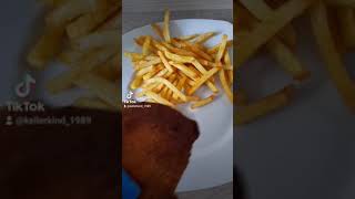 schnitzel mit pommes aus der heißluftfritteuse [upl. by Sholley]