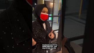 Rozita Che Wan Customer Pertama Ambil Baju Raya [upl. by Lars]