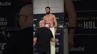 Khamzat Chimaev weighs in at 186 pounds 😤 UFC308 [upl. by Chaker]