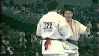 KYOKUSHIN KARATE  Tsukamoto Norichika vs Matsuda Akira [upl. by Ardekal753]