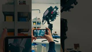 Tecnologia incrível com o Gimbal DJI RS 4 Pro operado pelo celular cinemaearte [upl. by Dennet]