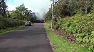 Kilauea Volcano 858 AM lava flow update Makamae Street in Leilani Estates May 6 2018 [upl. by Juanne]