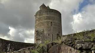 Château Fougères  Tour et Histoire de Mélusine [upl. by Decamp939]