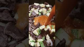 Carne de res con calabacitas food foryou easyrecipe shorts shortvideo fyp [upl. by Palladin]