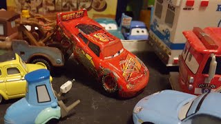 Disney Pixar Cars 3 CrashedRace Damaged Lightning McQueen Rusteze 95 Custom Review [upl. by Alleacim]