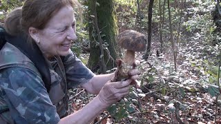 2 pomeriggi a ovoli e porcini con Antonia  un video di diavolorosso [upl. by Larrisa]