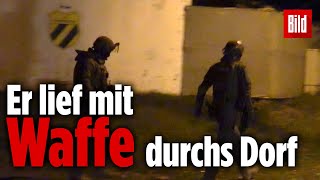 Polizei erschießt AxtAngreifer auf einem Feld [upl. by Niki371]