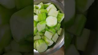 পুরল jaklinnaharanny vairalvideo vairalshort shortvideo food music [upl. by Barclay449]