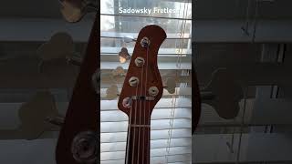 Sadowsky MetroExpress 5 Strings Fretless [upl. by Ahsiuq]