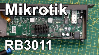 Mikrotik RB3011UiASRM wewnątrz [upl. by Montano]