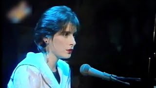 Enya  Orinoco Flow Live Performance on quotDiscoringquot Italy 1989 RARE [upl. by Adner693]