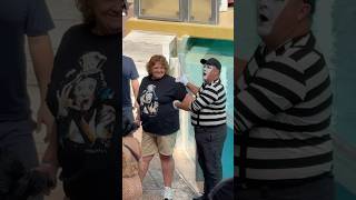 Aww this is cool watch the end 🤭 Tom mime SeaWorld tomthemime funny seaworldmime comedy [upl. by Leryt]