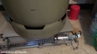 Alte Balkenwaage als Tankanzeige für 11 kg Gasflaschen [upl. by Nodnrb869]