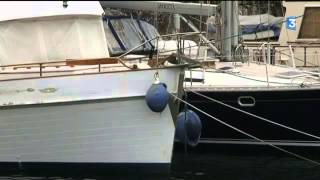 A La Rochelle les bateaux ventouses seront vendus aux enchères [upl. by Yenaj]