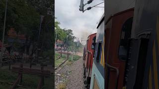 Continuously Honking amp Smoking Jamalpur Wdg3a crossing the rail gate 😮 wdg3a smoke dieselengine [upl. by Eveiveneg766]