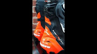 Alpinestars Supertech R VENTED 20212022 Boots  First Video [upl. by Aihsikal]