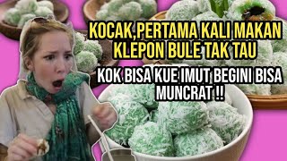 KOCAK  Pertama Kali Coba Makan Klepon Bule Ini Tak Tau Jika Bisa Muncrat [upl. by Ayar]