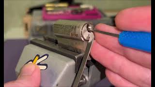 Opening a lock BKS 88series 5pin Вскрытие цилиндра BKS 88 серии 5 пиновый [upl. by Eilasor]