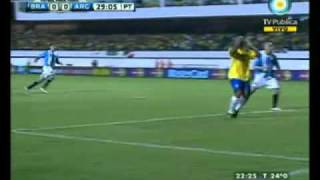 Jogada de Neymar  Drible da Vaca  Brasil X Argentina  280911 [upl. by Narat]