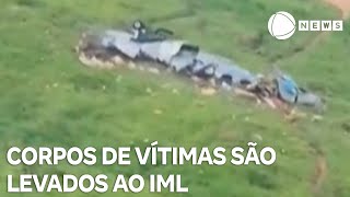 Corpos de vítimas de acidente aéreo são levados ao IML [upl. by Eskil]